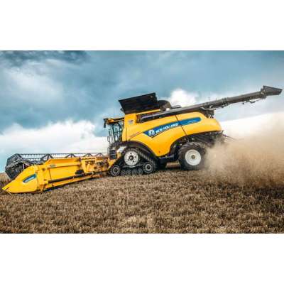 Новый комбайн New Holland испытывают на полях Украины